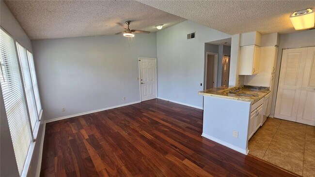 Building Photo - 1077 S Hiawassee Rd