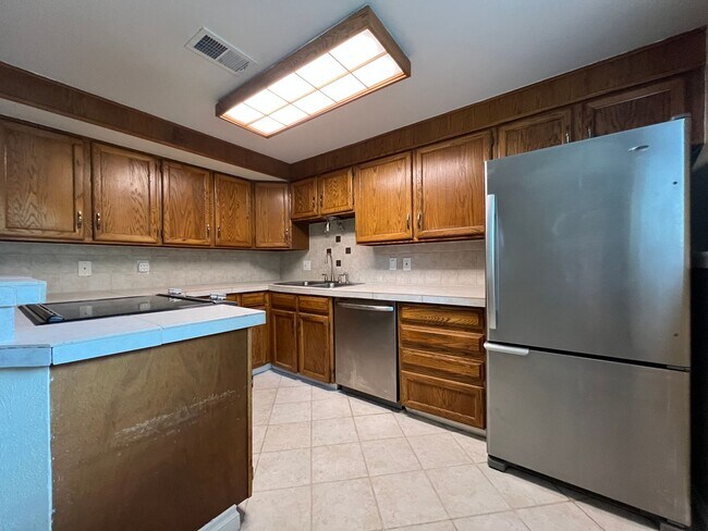 Building Photo - Spacious 3 BD/ 2 BA Home in Arvada, CO- Av...