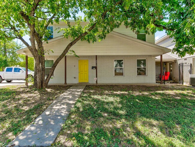 Building Photo - 2313 W Devitt St