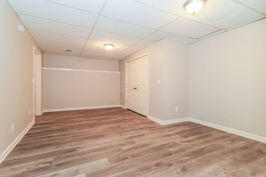 Building Photo - 22 Ellen Glen Way