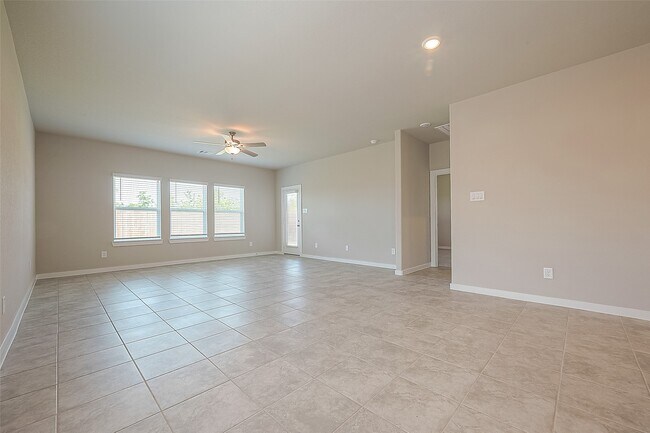 Building Photo - 8523 Lake Groove Ln