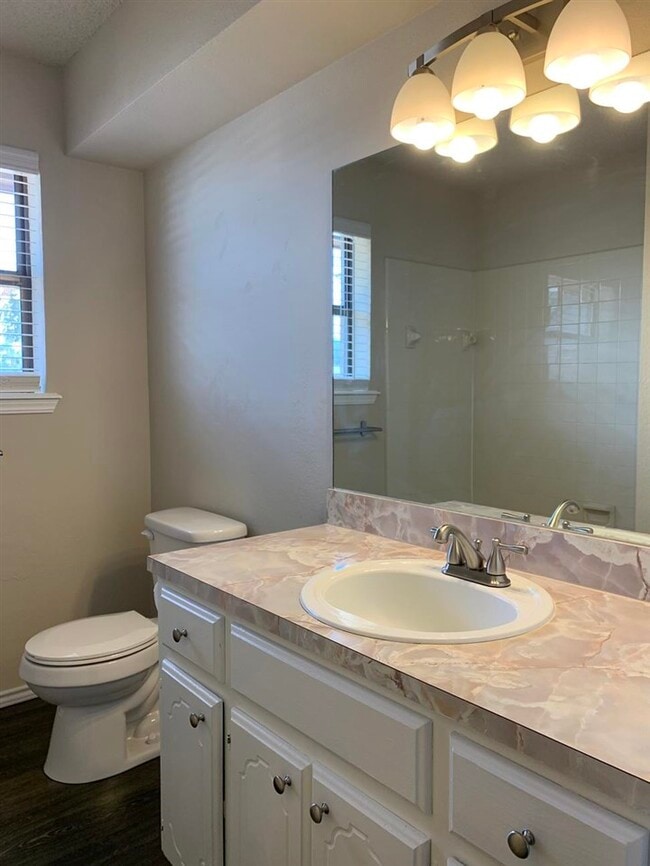 Building Photo - 102 Mohawk Ave