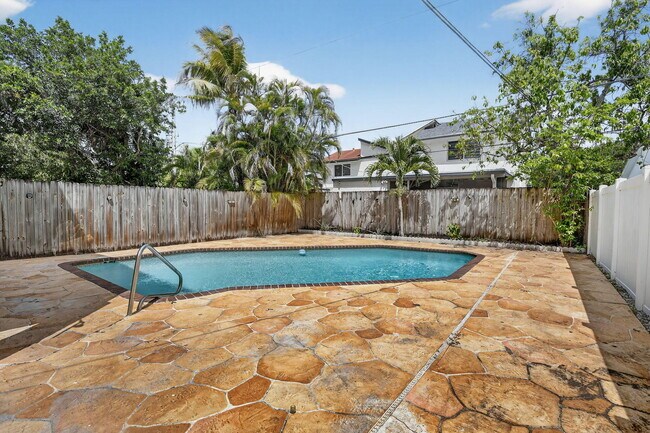 Building Photo - 5514 SW 44th Terrace