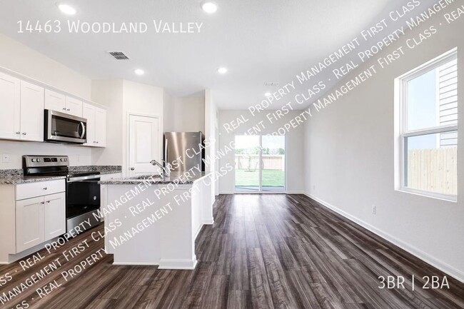 Building Photo - 14463 Woodland Vly