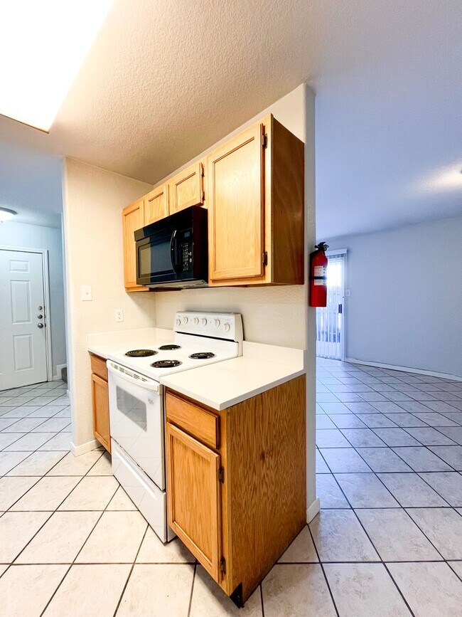 Building Photo - 2302 Wales Cir