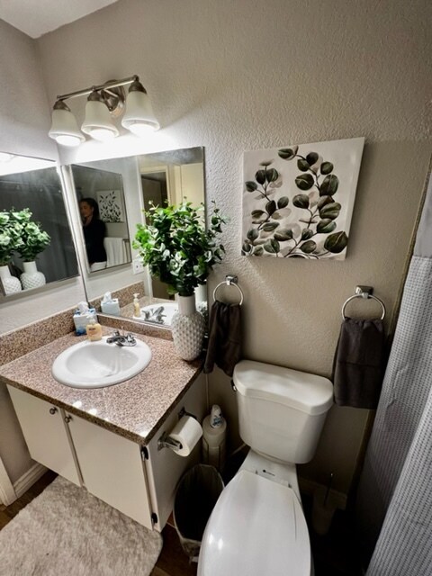 Master Bathroom - 200 Mission Laguna Ln