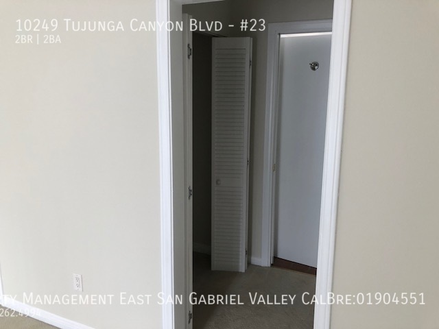 Building Photo - GORGEOUS REMODELED TWO BEDROOM CONDO IN TU...