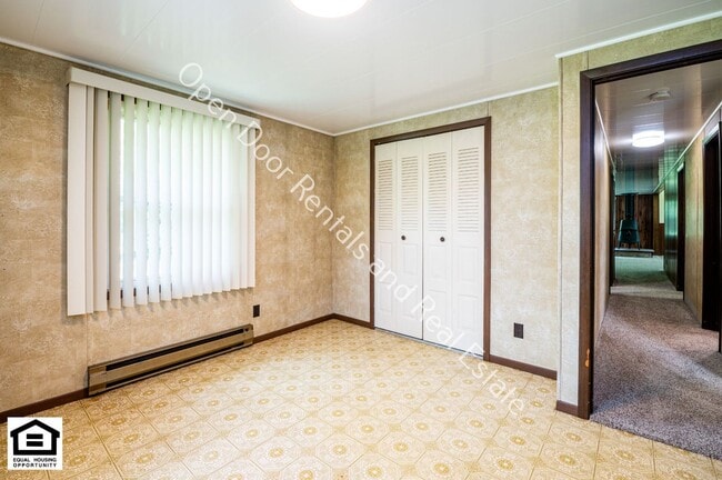 Building Photo - 1561 County Rd 00N