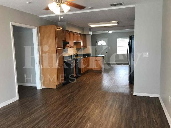 Building Photo - 4707 W Bay Ave