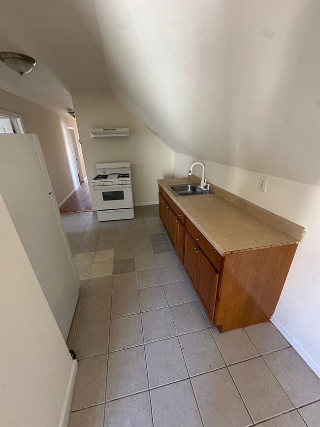 Building Photo - 126 James St