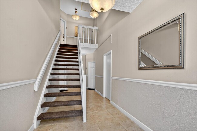 Building Photo - 5801 Coach House Cir