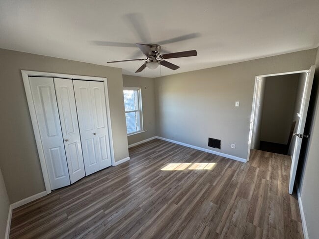 Building Photo - 1029 Woodside Blvd