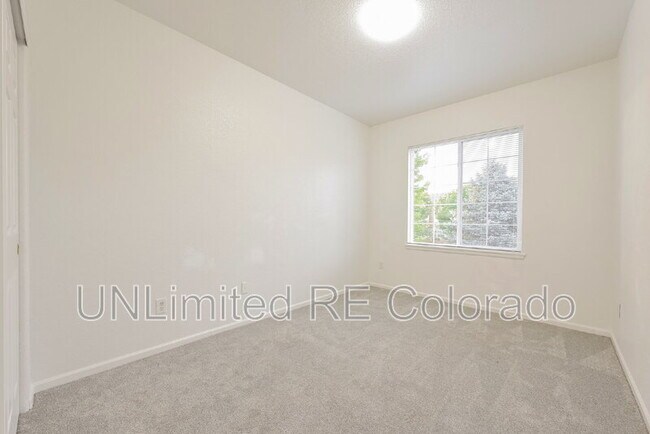 Building Photo - 15700 E Jamison Dr