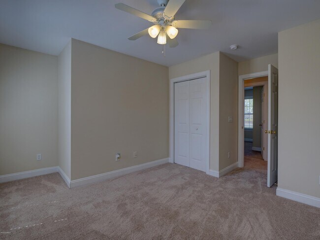 Building Photo - 217 Windchime Dr