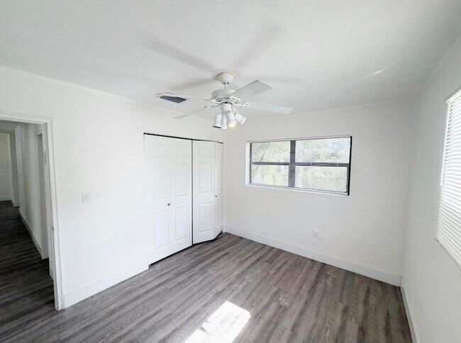 Building Photo - 1135 NW 127th St