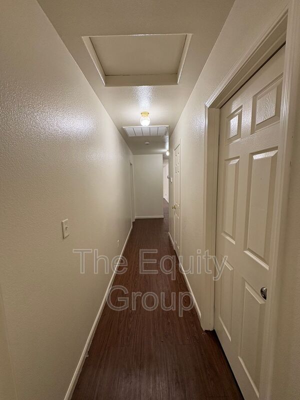 Building Photo - 1747 W Connelly Ave
