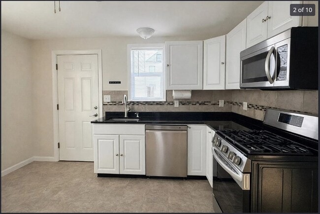 Building Photo - 20 Hanson St