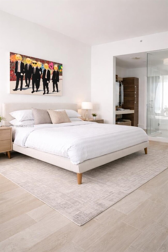 Building Photo - 2020 N Bayshore Dr