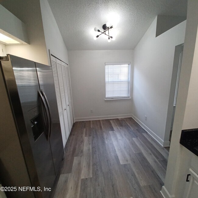 Building Photo - 7775 Mactavish Way S