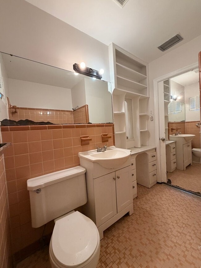 Building Photo - Brick 3/1.5 House in West Rome- $1,250