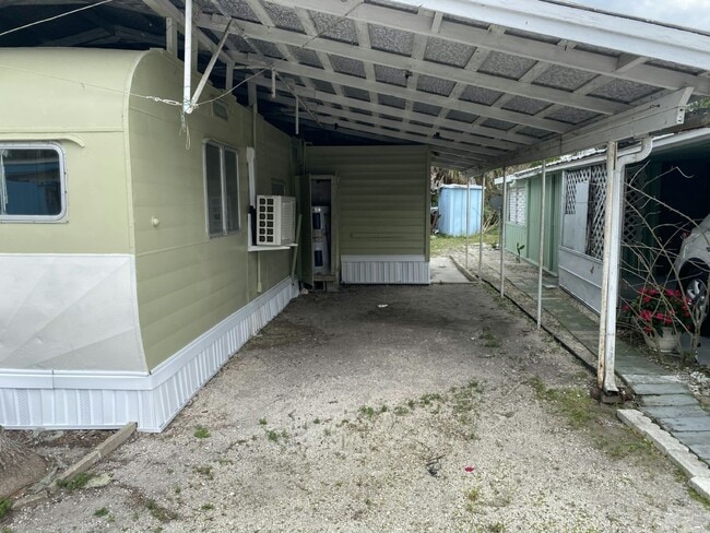 Building Photo - 50 Circle Dr