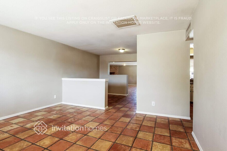 Building Photo - 8401 W Turney Ave