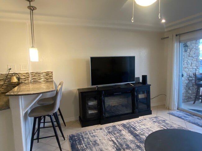 Building Photo - FURNISHED STUDIO CONDO WITH A MILLION DOLL...