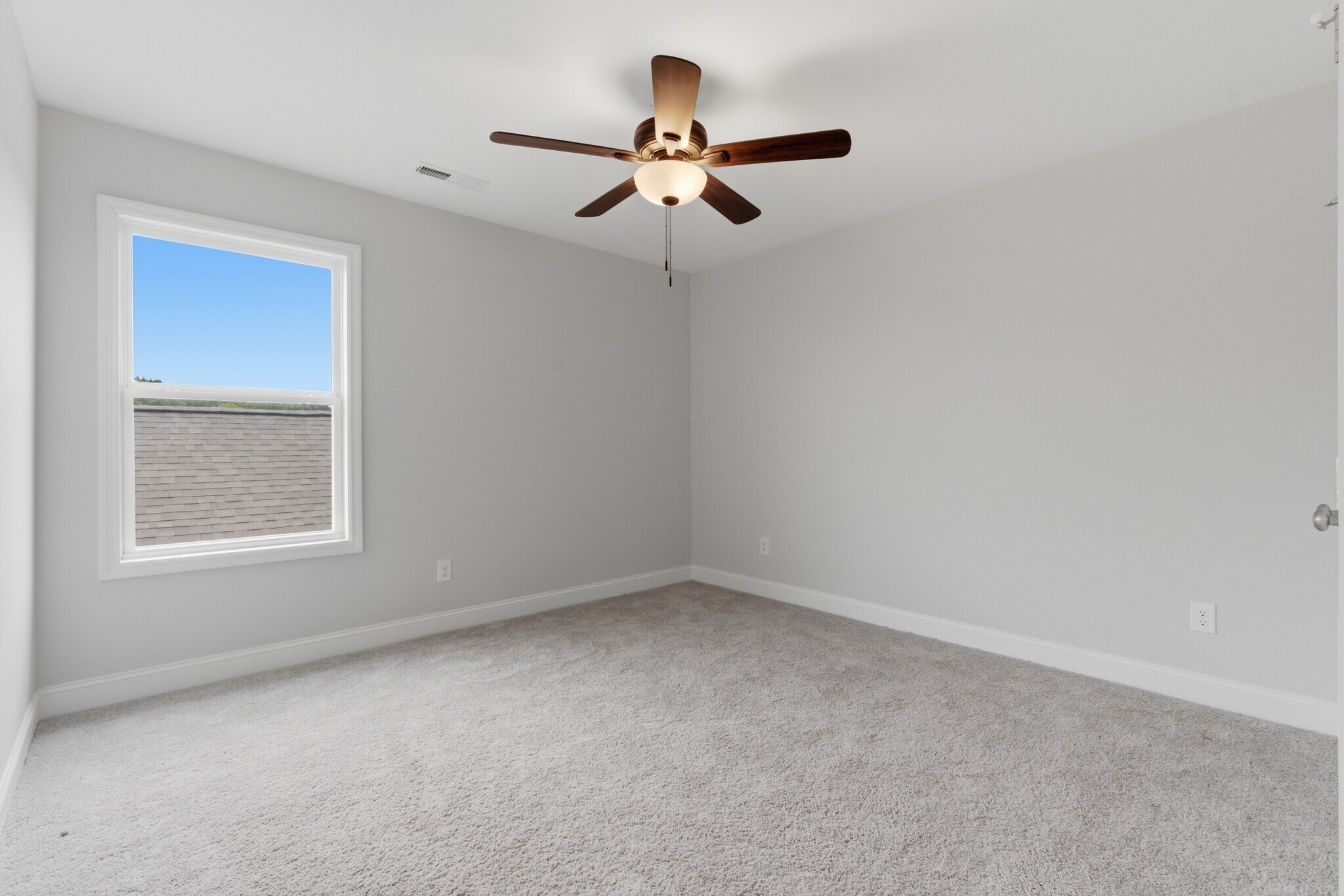 Building Photo - 3237 McClellan Way SE