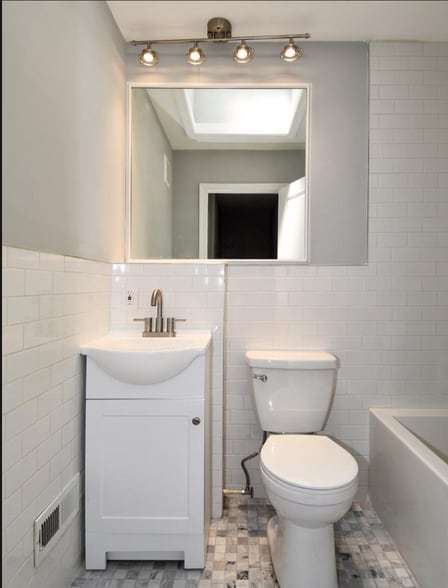 Upstairs Bathroom - 1373 Downing St NE