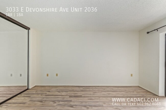 Building Photo - 3033 E Devonshire Ave
