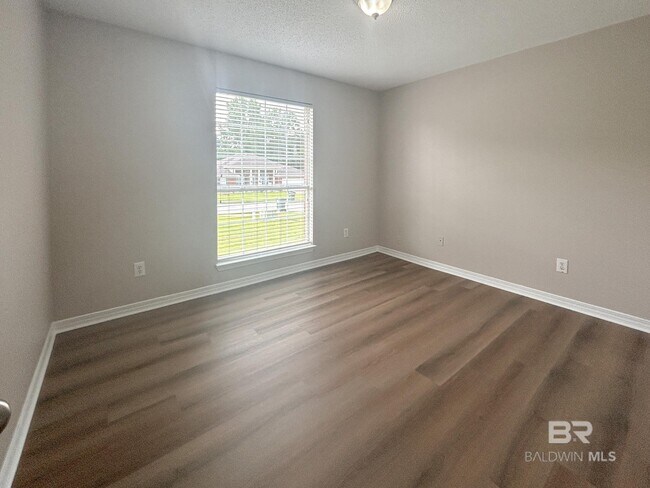 Building Photo - 11730 Madrone Ln