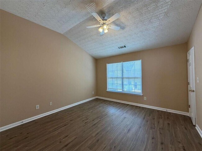 Building Photo - 644 Kenridge Dr