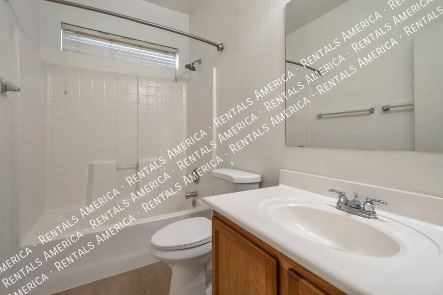 Building Photo - 2720 E Indian Wells Pl