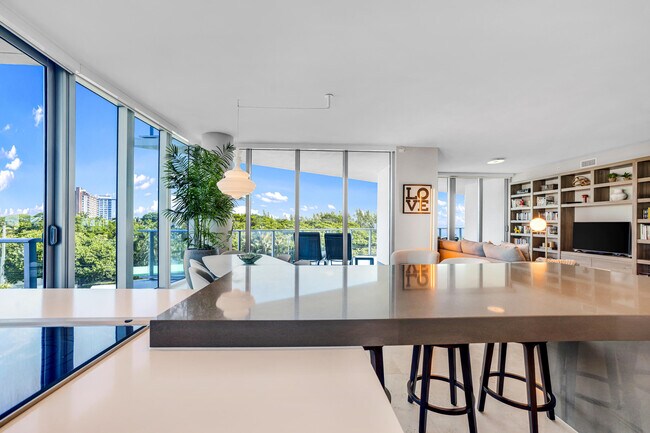 Building Photo - 701 N Fort Lauderdale Beach Blvd