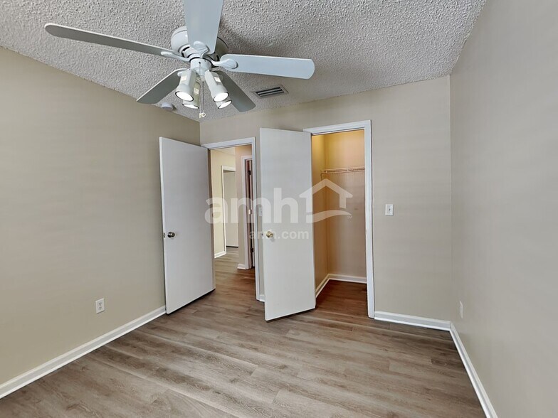 Building Photo - 509 Chancellor Dr W