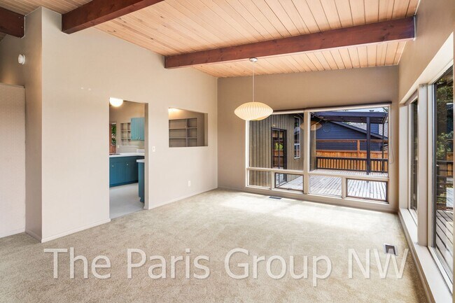 Building Photo - Extraordinary 4BR, 4200sf Mid Century Water View Home with Amazing Outdoor Spaces