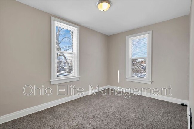 Building Photo - 775 S 17th St