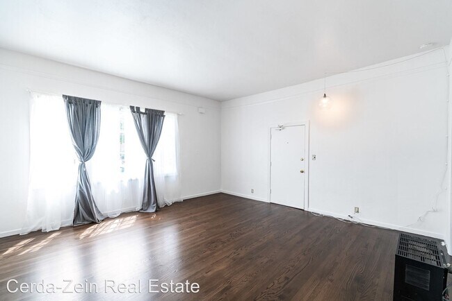 Building Photo - 1501 Grand St