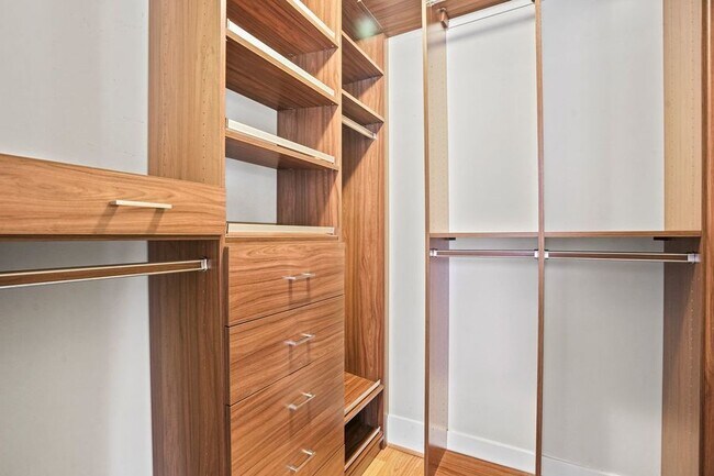 Building Photo - Logan Circle Loft with Garage Parking!