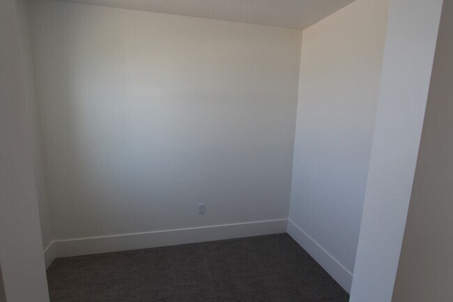 Building Photo - 762 W Sunfire Ln