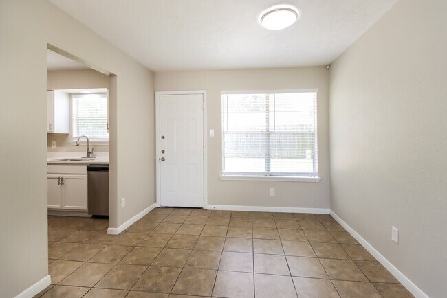 Building Photo - 8514 Forest Point Dr