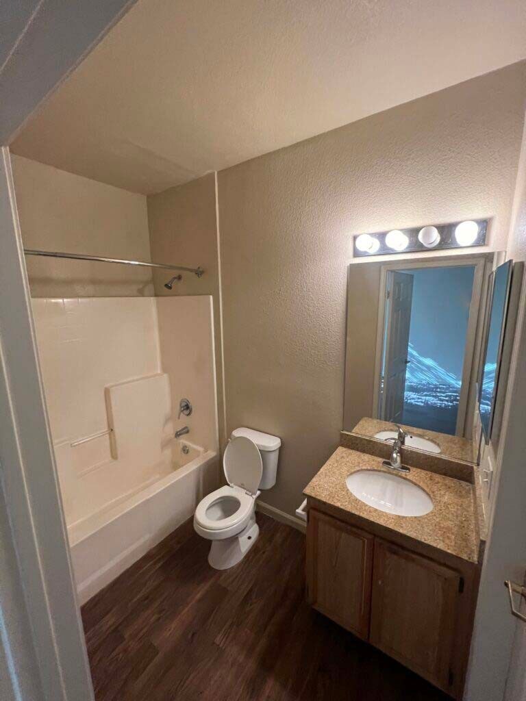 Building Photo - 10550 W Alexander Rd