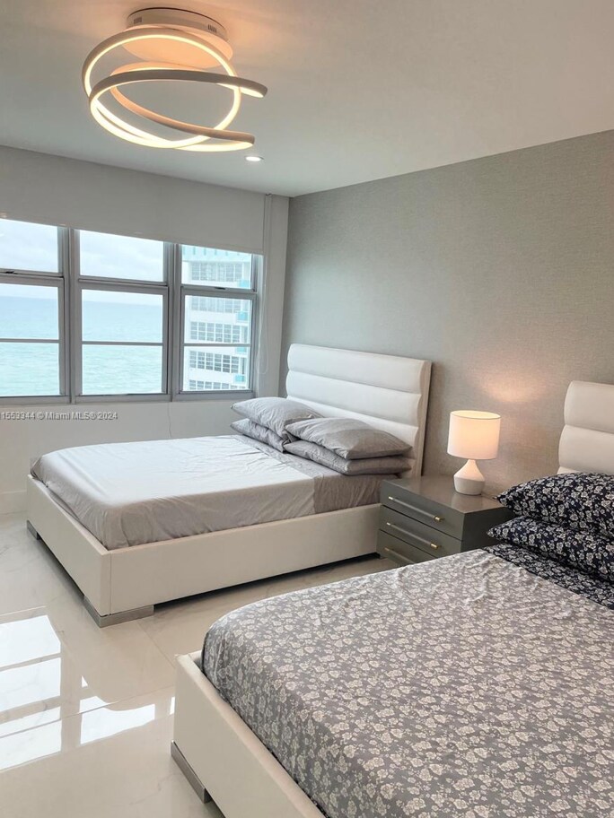Building Photo - 5151 Collins Ave