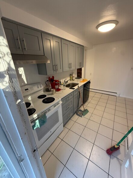 Building Photo - 2355 Vista Ct