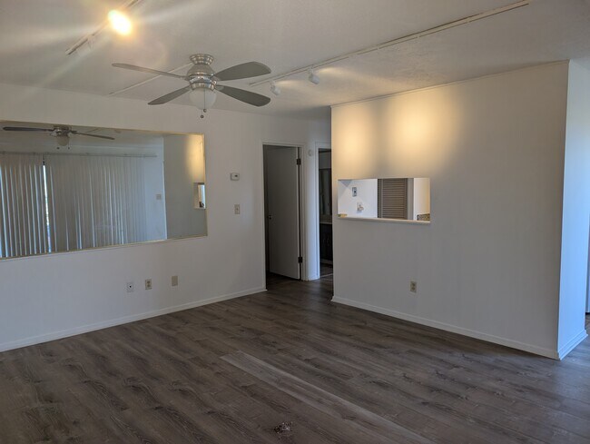 Building Photo - Warsaw Condo Unit 39