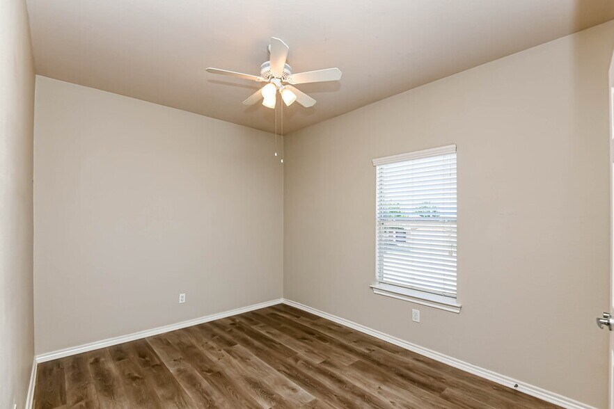 Building Photo - 6216 Melanie Dr