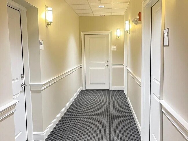 Building Photo - 1022 Hancock St