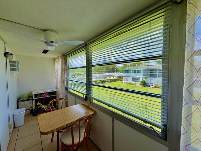 Building Photo - 335 Durham Cir