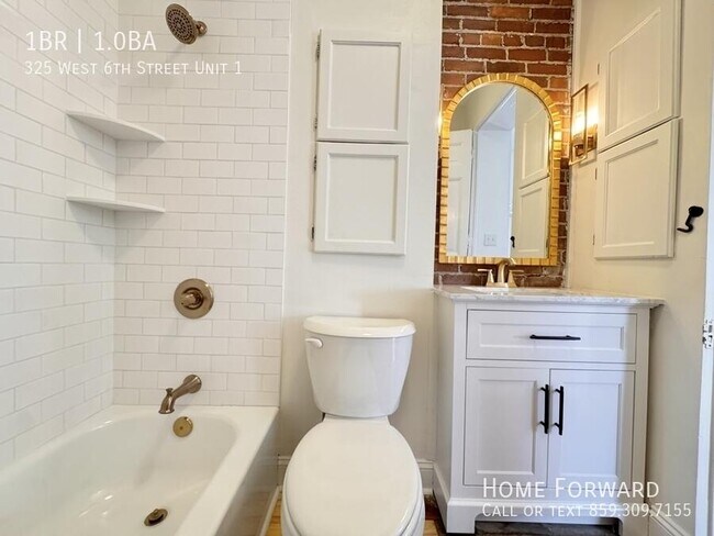 Building Photo - 325 W 6th St