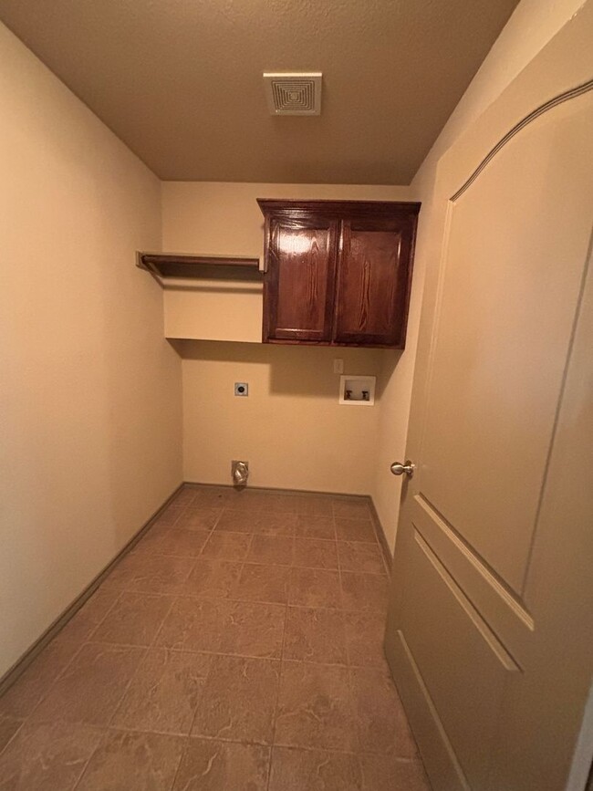 Building Photo - 1683 Potomac Dr